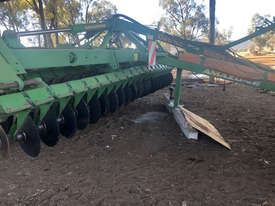 Amazone Catross 5501 - T Offset Discs Tillage Equip - picture1' - Click to enlarge
