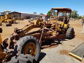 1955 Caterpillar NO12 S8T0642 Grader *DISMANTLING* - picture0' - Click to enlarge