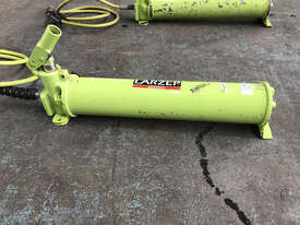 Larzep Hydraulic Single Acting Hand Pump W22307 - picture0' - Click to enlarge