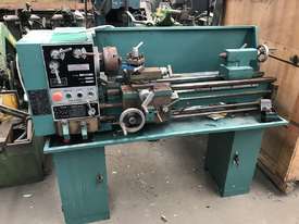 USED - Herless - Lathe - CQ6230 - picture0' - Click to enlarge