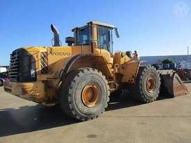 Volvo L220F - picture2' - Click to enlarge