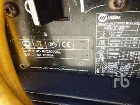 MILLER ELECTRIC MAXSTAR 200DX Welder - picture1' - Click to enlarge