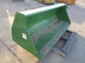 John Deere Tractor Bucket - picture0' - Click to enlarge