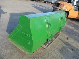 John Deere Tractor Bucket - picture1' - Click to enlarge