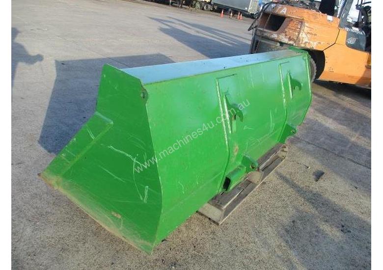 Used John Deere John Deere Tractor Bucket Tractor FEL Buckets in