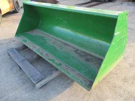 John Deere Tractor Bucket - picture2' - Click to enlarge