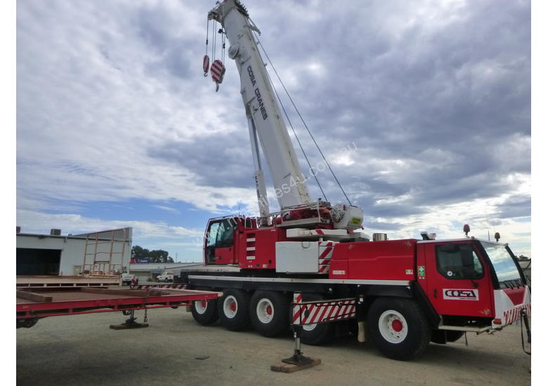 caption 2007 Liebherr LTM1100-5.2 100 Tonne All Terrain Slewing Crane (CC016)