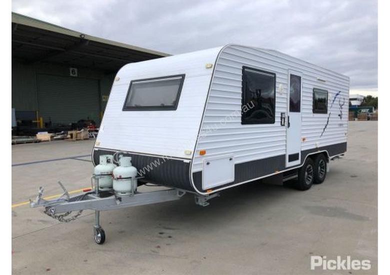 Buy Used Caribou Caravans 2017 Caribou Caravans STDC6 2 Day Cab