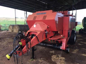 Massey Ferguson 187 Square Baler Hay/Forage Equip - picture1' - Click to enlarge