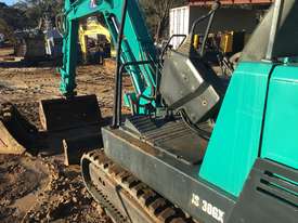 Mini 3.3 ton excavator with Isuzu motor - picture0' - Click to enlarge