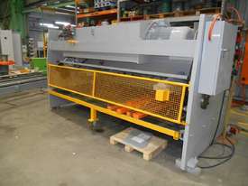 Used Romac Swing Beam Guillotine. 3200mm x 12mm mild steel capacity. Very good condition. - picture1' - Click to enlarge