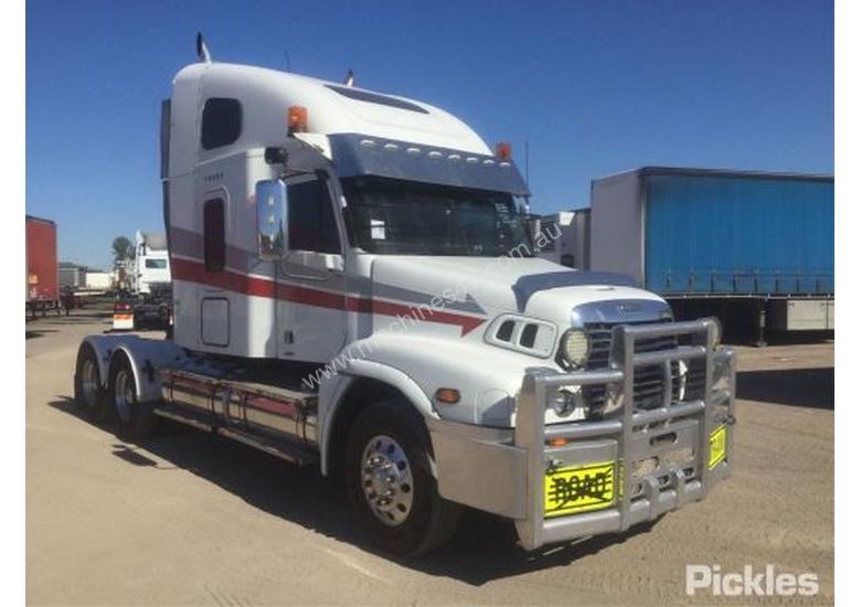 caption 2007 Freightliner Century Class CST120