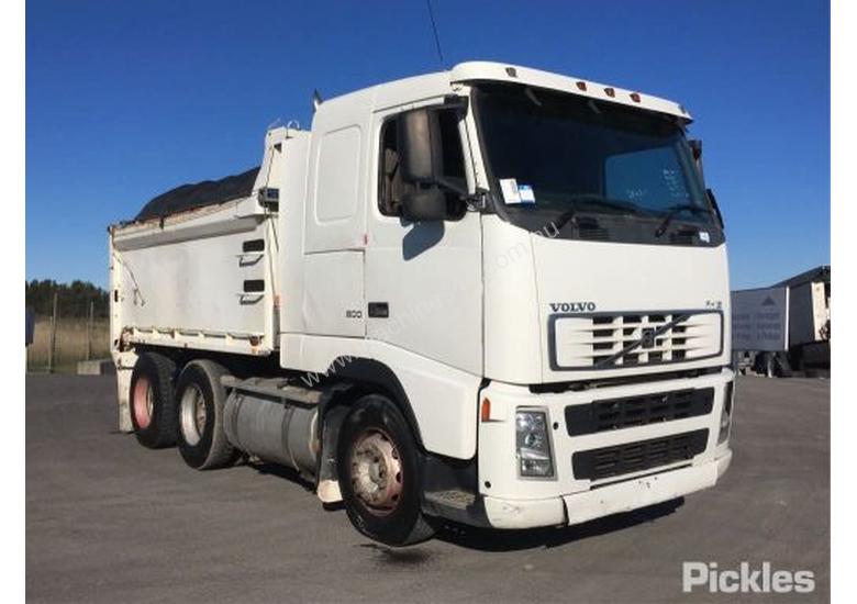 caption 2003 Volvo FH12