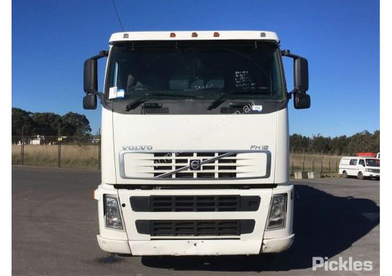 caption 2003 Volvo FH12