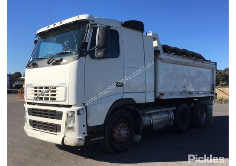 caption 2003 Volvo FH12