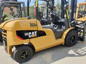 Caterpillar GP50N 5000kg LPG forklift with sideshift and fork positioner - picture1' - Click to enlarge