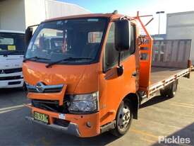 2012 Hino Hybrid - picture1' - Click to enlarge