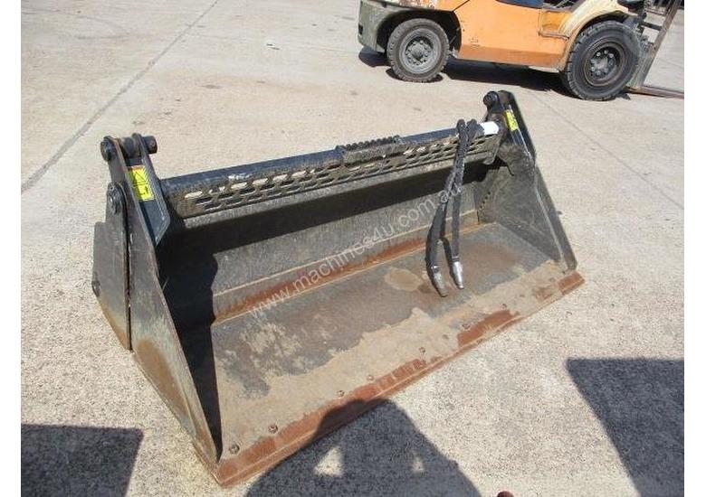 Used Caterpillar Caterpillar 4 IN 1 Skid Steer Bucket Skid Steer Buckets in , Listed on Machines4u