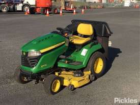 2017 John Deere X570 - picture2' - Click to enlarge