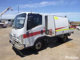 2010 Isuzu NLS 200 - picture2' - Click to enlarge