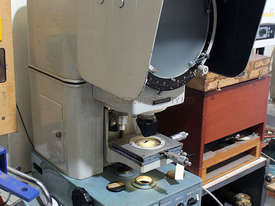 Topcon Shadowgraph Profile Projector - picture0' - Click to enlarge