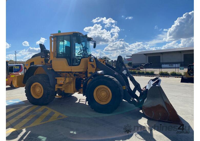 caption 2016 Volvo L90H Wheel Loader
