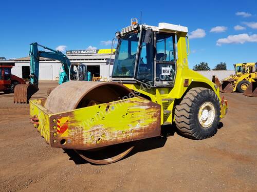 2001 Multipac VV2010D Self Propelled Vibrating Smooth Drum Roller *CONDITIONS APPLY*
