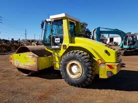 2001 Multipac VV2010D Self Propelled Vibrating Smooth Drum Roller *CONDITIONS APPLY* - picture2' - Click to enlarge