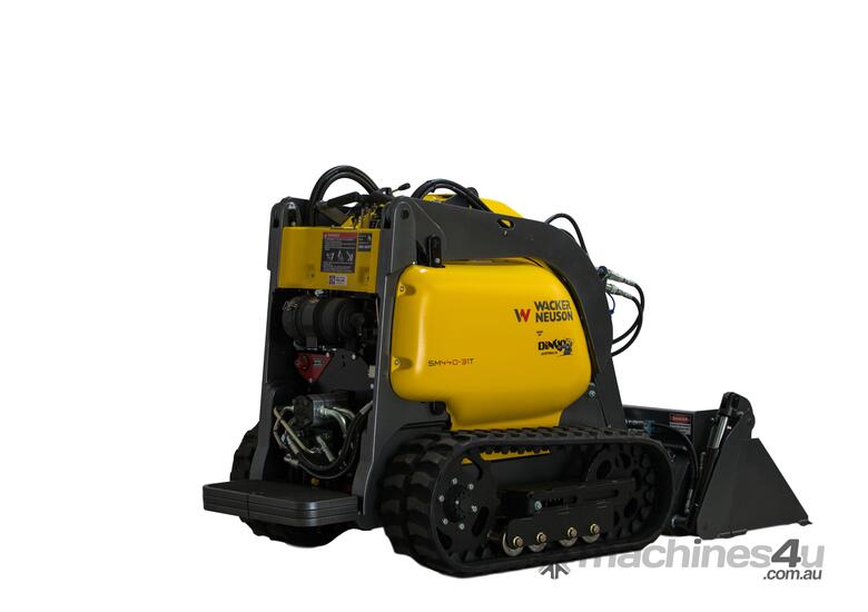 caption New Wacker Neuson Dingo Tracked Mini Loader SM440-31T Diesel, Inc 4-1 Bucket