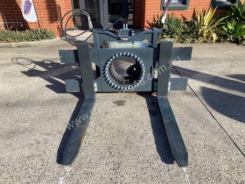 USED EX-DEMO MERLO TREEMME FORK ROTATOR A3211 CDC (SUITS P60.10EE)  **GREAT CONDITION**
