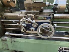 Chinhung CH-430 x 1100 Lathe - picture2' - Click to enlarge