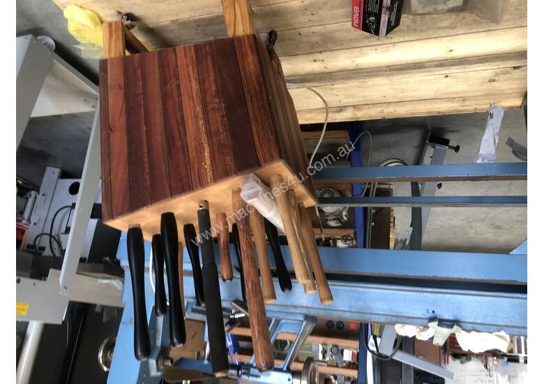 caption Vicmarc Woodworking Lathe
