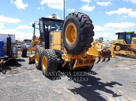 KOMATSU GD 655-5 Motor Graders - picture1' - Click to enlarge