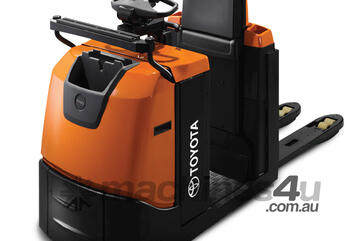 Toyota   T-Mote Order Picker