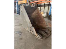 USED GP BUCKET - picture0' - Click to enlarge