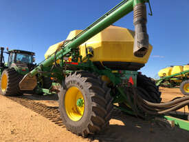 2014 John Deere 1910 Air Drills - picture1' - Click to enlarge