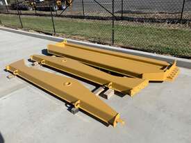 Caterpillar 725, 725C, 730, 730C, 730C2, 740, 740B, 745 and Volvo A30F Tailgates - picture0' - Click to enlarge