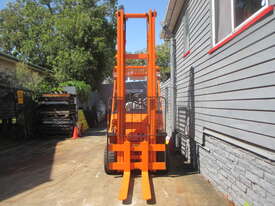Toyota 1.5 ton LPG, Repainted Used Forklift  #CS257 - picture1' - Click to enlarge