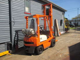 Toyota 1.5 ton LPG, Repainted Used Forklift  #CS257 - picture2' - Click to enlarge