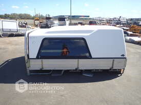 TOYOTA ALUMINIUM TRAY WITH FIBREGLASS CANOPY - picture2' - Click to enlarge