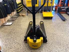 Yale Electric Pallet Trolley - picture0' - Click to enlarge