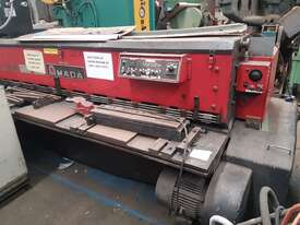 AMADA Mechanical Guillotine - picture0' - Click to enlarge