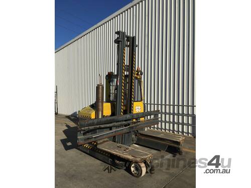 3.0T LPG Multi-Directional Forklift