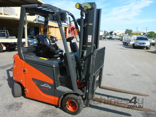 LINDE 2 TON ELECTRIC FORKLIFT/ CONTAINER MAST/ SIDE SHIFT