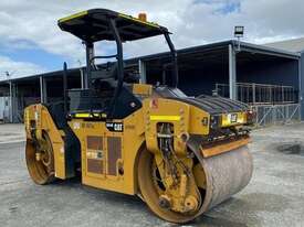 Caterpillar CB44B - picture0' - Click to enlarge