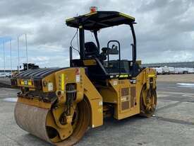 Caterpillar CB44B - picture0' - Click to enlarge