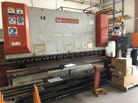 pressbrake metal - picture0' - Click to enlarge