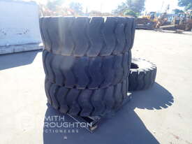 4 X USED 20.5R25 EARTHMOVING TYRES - picture0' - Click to enlarge