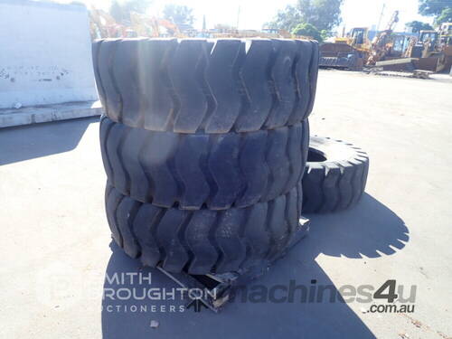 4 X USED 20.5R25 EARTHMOVING TYRES