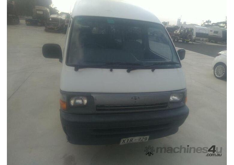 caption Toyota Hiace LH